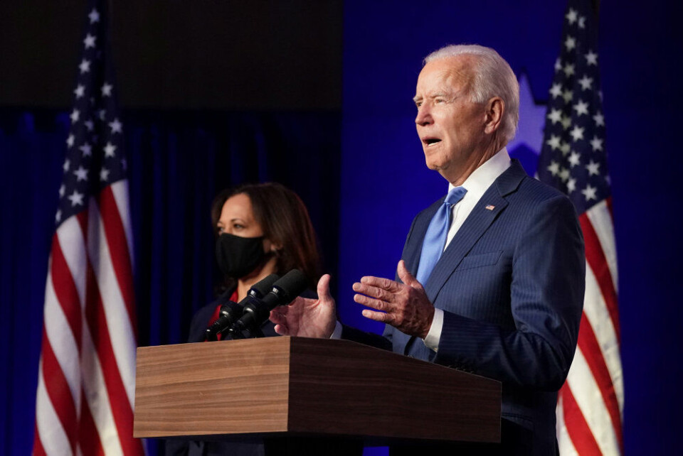 Med Kamala Harris ved sin side gav Joe Biden en kort tale sent fredag aften lokal tid i Wilmington i delstaten Delaware.
