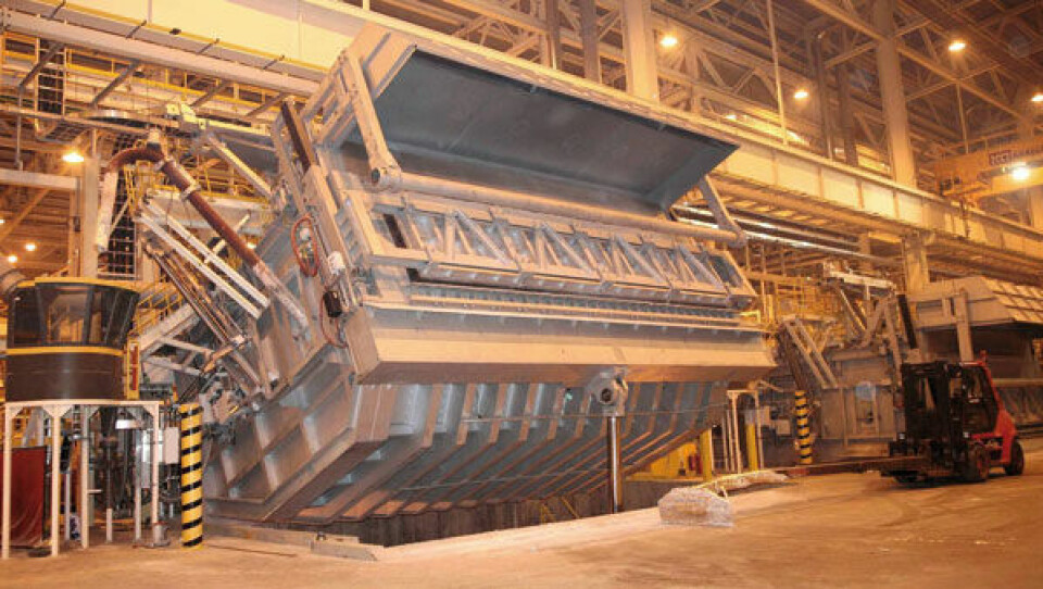 Qeqqata Kommuniata aluminiumik suliniut annertusivaa Peter S. Olsen aamma Tønnes Berthelsen atorfinitsillugit. Ass.: Alcoa