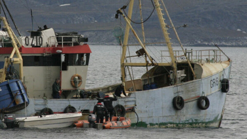 Politiet i Nuuk har været ombord på samtlige demonstrerende fartøjer og noteret navne på de aktionerende fiskere.Denne båd er ikke Kisak. Foto: Benny Kokholm.