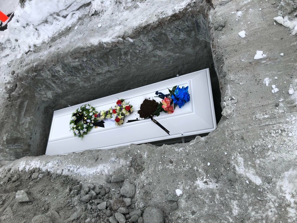 Kommunen har iværksat procedurer for at sikre at gravpladser fremover skal være rigtige størrelser.Vær opmærksom på at billedet er en privatfoto og som ikke har noget med artiklen at gøre.