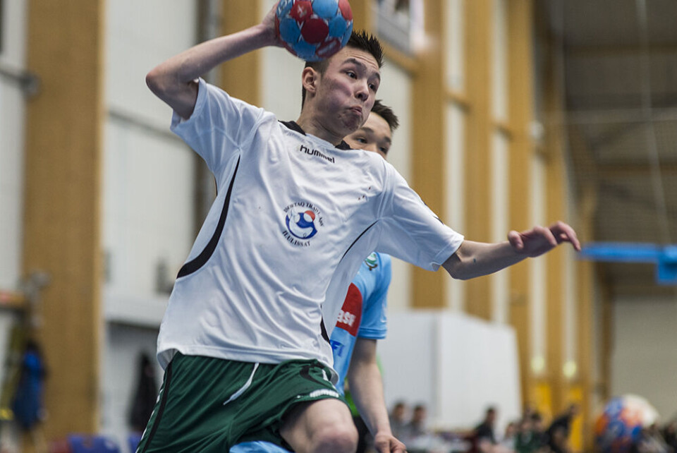 Foto fra kampen mellem Nagdlúnguaq og S.68, der blev et tæt opgør, hvor Nagdlúnguaq vandt 15-14 Leiff JosefsenFoto fra kampen mellem Nagdlúnguaq og S.68, der blev et tæt opgør, hvor Nagdlúnguaq vandt 15-14 Leiff JosefsenFoto fra kampen mellem Nagdlúnguaq og S.68, der blev et tæt opgør, hvor Nagdlúnguaq vandt 15-14 Leiff JosefsenFoto fra kampen mellem Nagdlúnguaq og S.68, der blev et tæt opgør, hvor Nagdlúnguaq vandt 15-14 Leiff JosefsenFoto fra torsdagens kamp mellem Sermeq og Nagdlúnguaq, som Sermeq vandt overbevisende 39-20 Leiff JosefsenFoto fra torsdagens kamp mellem Sermeq og Nagdlúnguaq, som Sermeq vandt overbevisende 39-20 Leiff JosefsenFoto fra torsdagens kamp mellem Sermeq og Nagdlúnguaq, som Sermeq vandt overbevisende 39-20 Leiff JosefsenFoto fra torsdagens kamp mellem Sermeq og Nagdlúnguaq, som Sermeq vandt overbevisende 39-20 Leiff Josefsen
