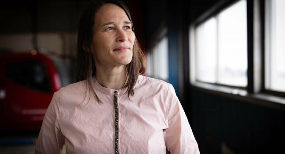Inga Dora G. Markussen og grafiker Ivalu Risager samarbejde i produktionen af Arnanut, de første to år af bladets levetid. Inga Dora G. Markussen er i dag ansat som Public Relation Manager hos Air Greenland.
