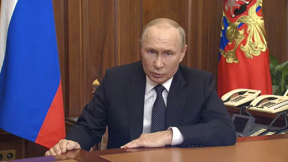 Russiske medier skrev allerede tirsdag, at Vladimir Putin formentlig ville holde tale tirsdag aften. Det blev ikke til noget, men i stedet har han talt onsdag morgen