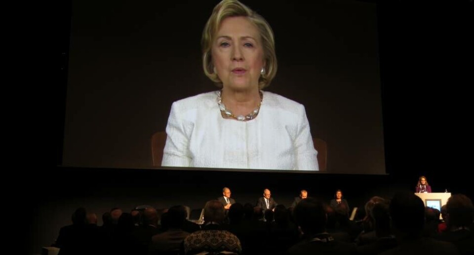 Hillary Rodham Clinton i videotale Sermitsiaq.AGVasiliev, Borbey, Johannesen og Hammond på scenen Sermitsiaq.AGBrevhilsen fra USAs udenrigsminister John F. Kerry Sermitsiaq.AGAleqa Hammond, formand for Naalakkersuisut, på talerstolen i Reykjavik Sermitsiaq.AGAleqa interviewes af islandsk TV Sermitsiaq.AGHillary Rodham Clinton i videotale Sermitsiaq.AGVasiliev, Borbey, Johannesen og Hammond på scenen Sermitsiaq.AGBrevhilsen fra USAs udenrigsminister John F. Kerry Sermitsiaq.AGAleqa Hammond, formand for Naalakkersuisut, på talerstolen i Reykjavik Sermitsiaq.AGAleqa interviewes af islandsk TV Sermitsiaq.AGHillary Rodham Clinton i videotale Sermitsiaq.AG