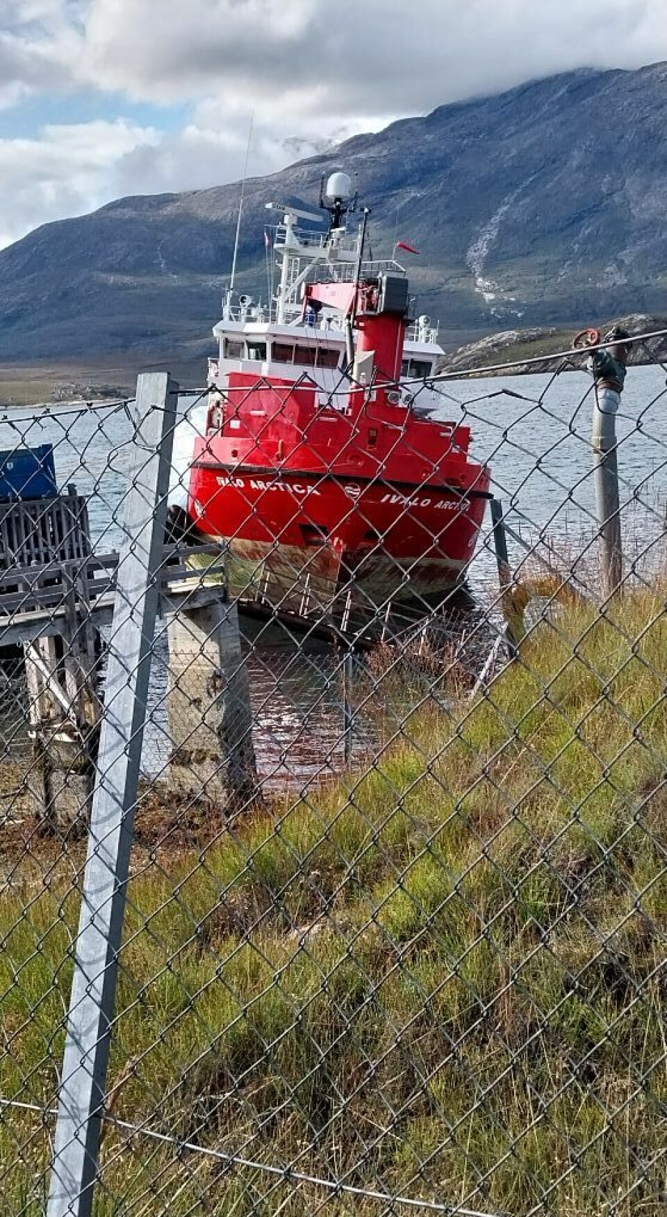 Ivalo Arctica på grund i Kapisillit