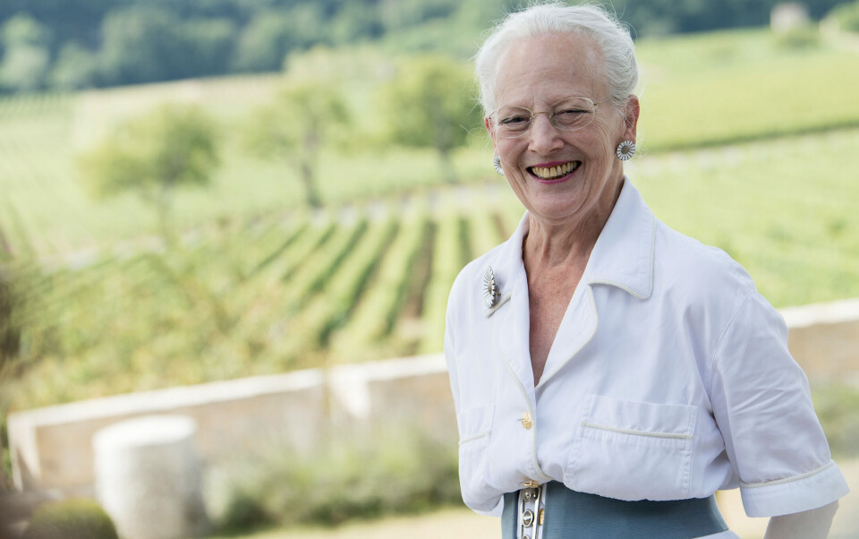 For første gang efter prins Henriks død har dronning Margrethe holdt pressemøde, hvilket skete på Château de Cayx i Sydvestfrankrig.