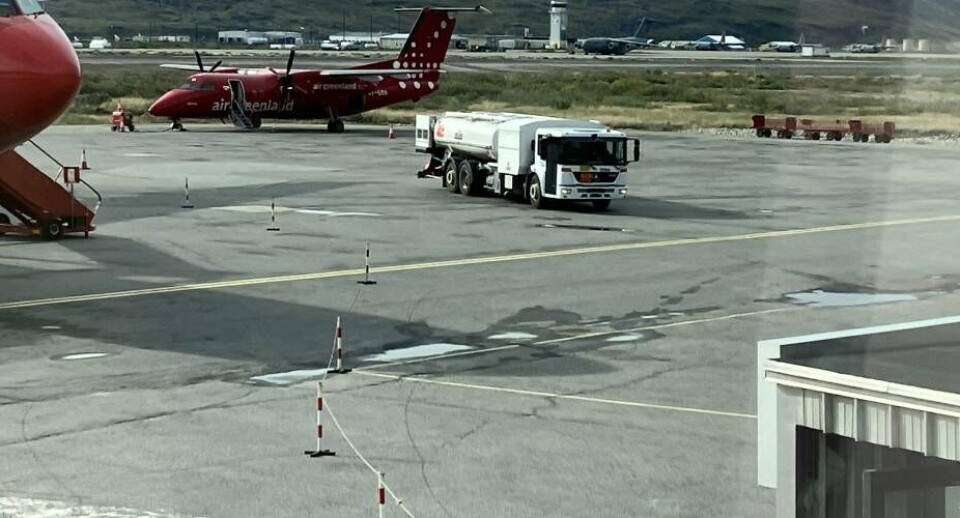 Air BPs tankvogn er et velkendt syn blandt flypassagererne i Kangerlussuaq.