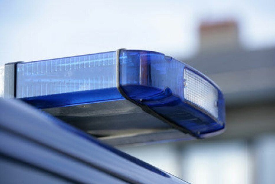 Politiet tog en ung fartgal mand med sig på stationen lørdag morgen, efter han var bragt til standsning for sin vilde snescooter-kørsel. Foto. Jørgen Chemnitz