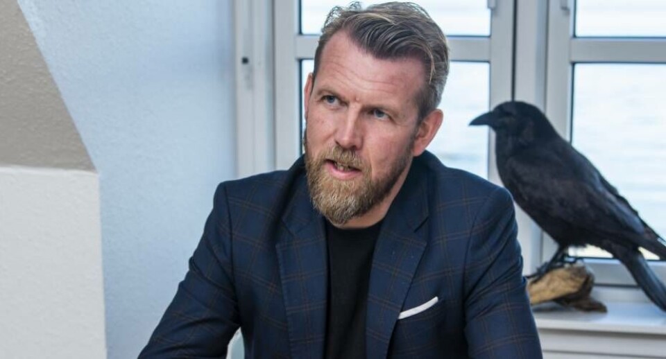 Jeg skulle i dag meddele, at vi nu har et 'Til salg'-skilt uden for vores hus i Danmark og havde truffet beslutningen om at blive i Grønland i de resterende to år af min kontrakt. Desværre blev min kontrakt opsagt i dag, hvilket selvfølgelig kom som en stor overraskelse for mig.