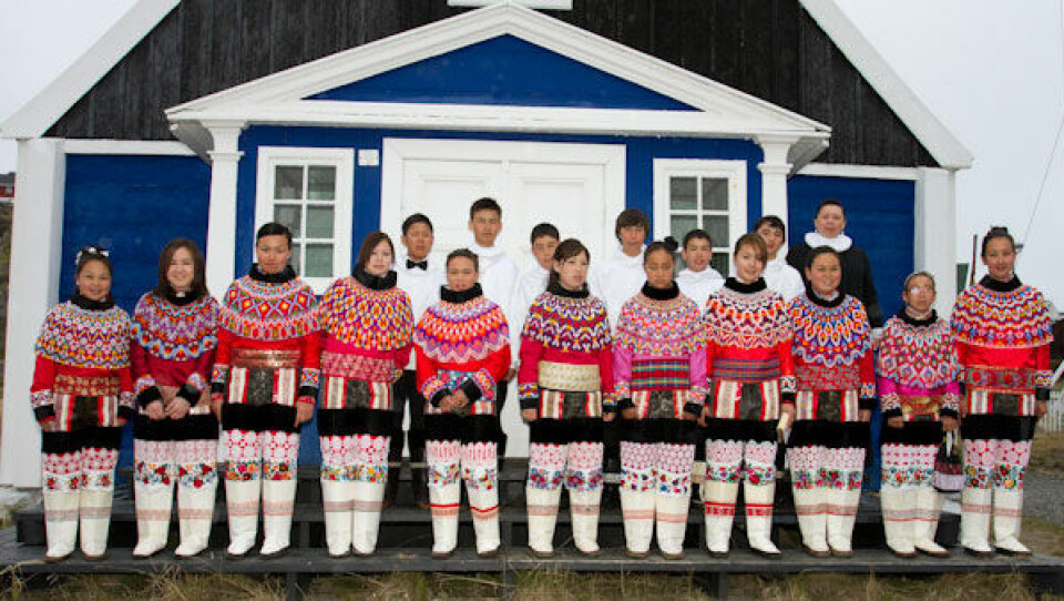 17 glade unge mennesker, der i dag blev konfirmeret i Sisimiut. Foto: Lars Weiss