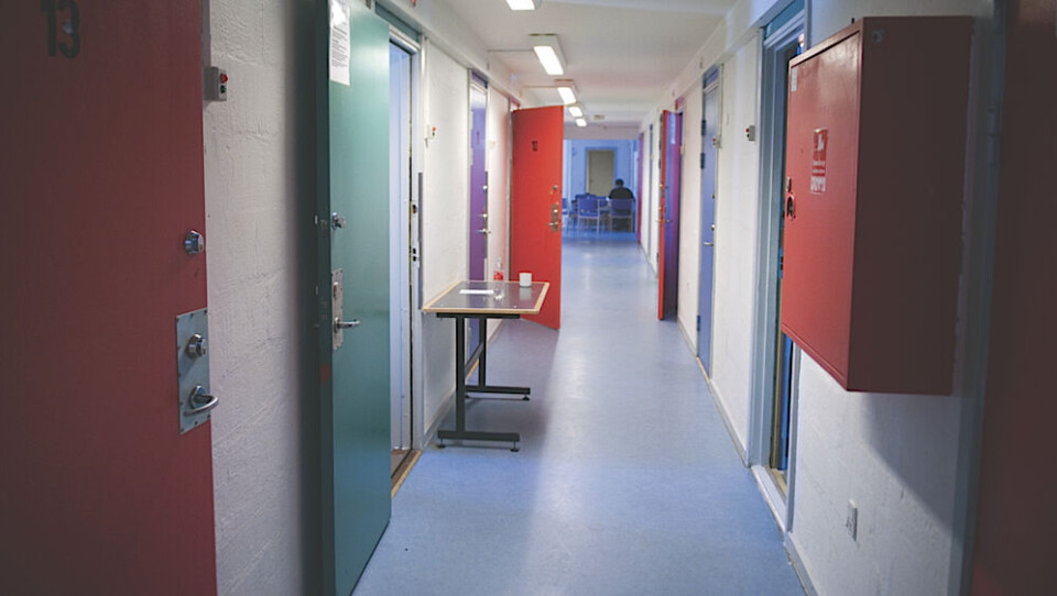 Anstaltsbetjentene oplever ganske ofte ubehagelige hændelser i deres arbejde. I den forbindelse er der kriseberedskab, som tager hånd om den ansatte. Billedet er fra Anstalten i Nuuk. Foto: Leif Josefsen