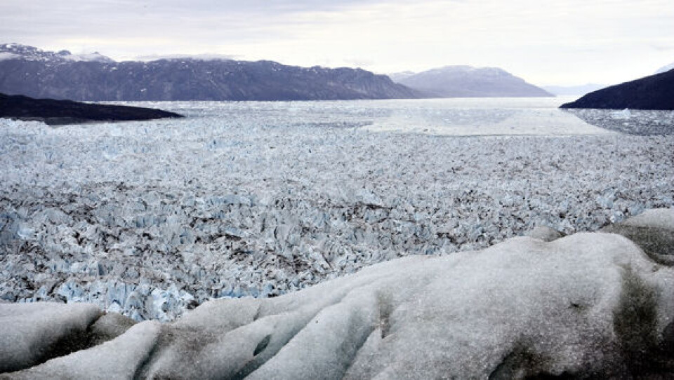 Ny britisk forskning viser, at de varme somre ikke får indlandsisen til at glide hurtigere i havet. Foto: Adrian Joahcim