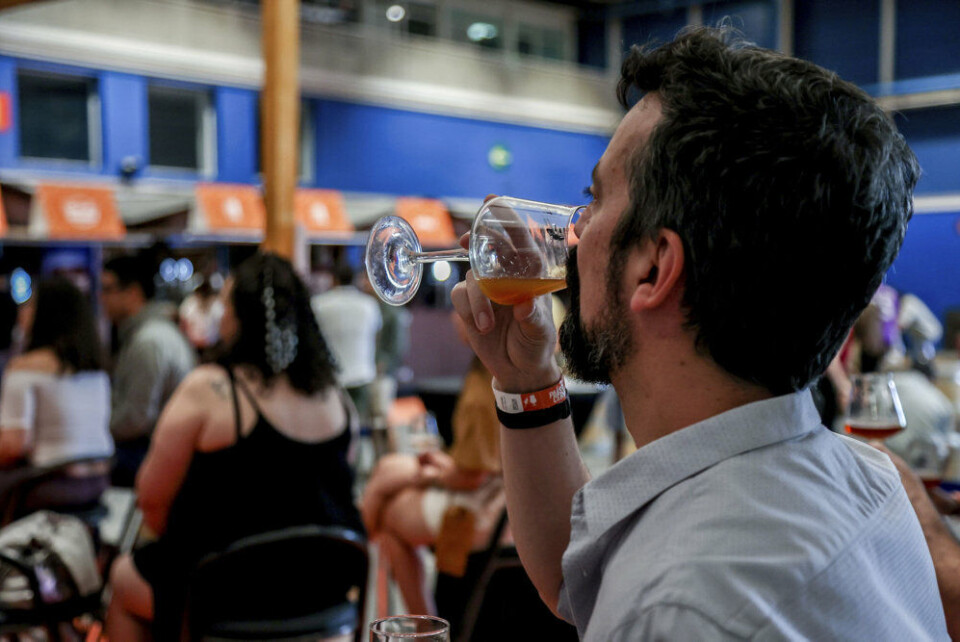 For voksne over 40 år uden underliggende sundhedsproblemer er et lille indtag af alkohol - for eksempel et glas vin om dagen - forbundet med nogle sundhedsmæssige fordele ifølge studiet. (Arkivfoto)