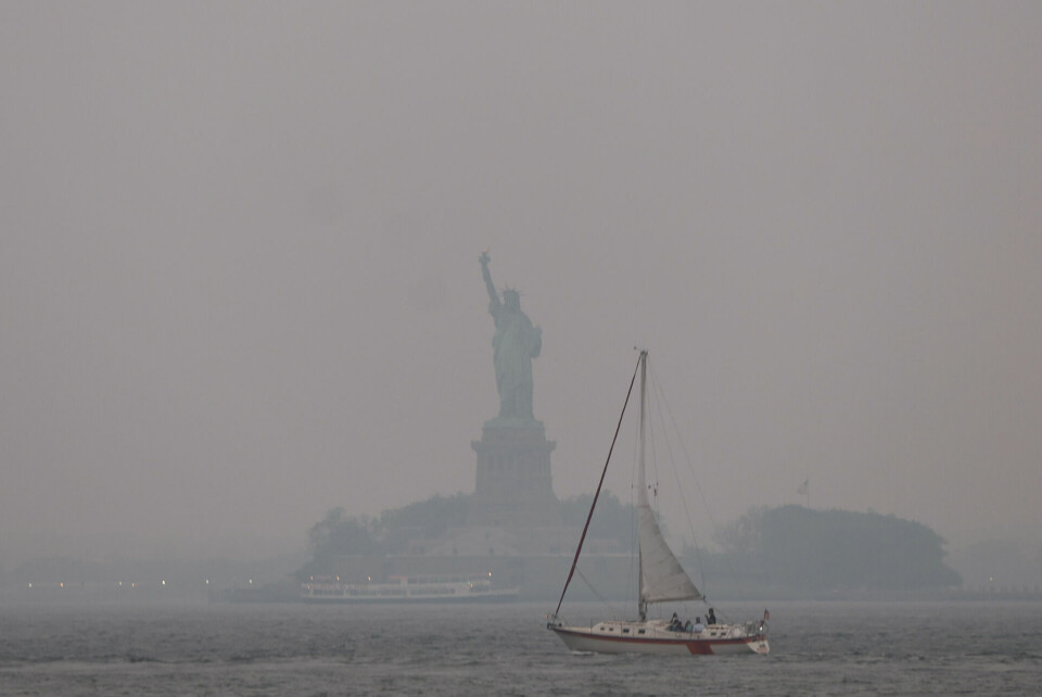 Røg fra skovbrande i Canada har lagt sig som et tæppe over New York og Frihedsgudinden.