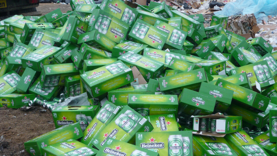 Det var ikke kun Heineken øl, der endte som affald i Qaanaaq