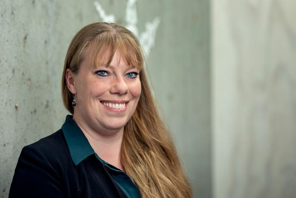 Tina Dam er vokset op i Sisimiut og har boet hele sit liv i Grønland – med undtagelse af studieårene i København, hvor hun uddannede sig til projektleder fra Niels Brock og cand.mag. i Arktiske Studier fra Københavns Universitet, oplyser UNICEF i forbindelse med ansættelsen.