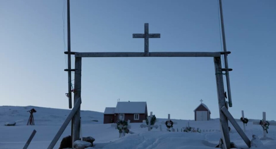 De tre dræbte blev begravet her på kirkegården i Nutaarmiut. Foto: Louise M. Kleemann