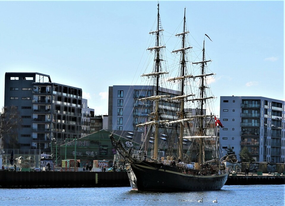 Skoleskibet Georg Stage må ifølge finanslovsforslaget nøjes med et togt årligt. Masser af elever fra Grønland har været med på skibets togter gennem årene.