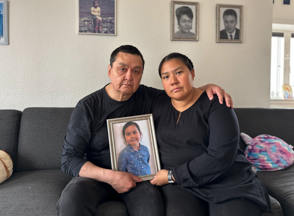 Frederik Olsen og Justine Eipe har i alt tre børn. Deres yngste datter, Manumina på seks år, er død efter et indgreb, hvor hun fik fjernet sine mandler i Dronning Ingrids Hospital.