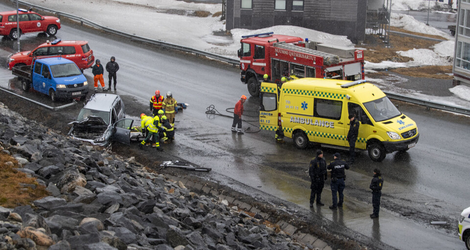 Flere brandbiler og ambulancer har været til stede ved uheldet.