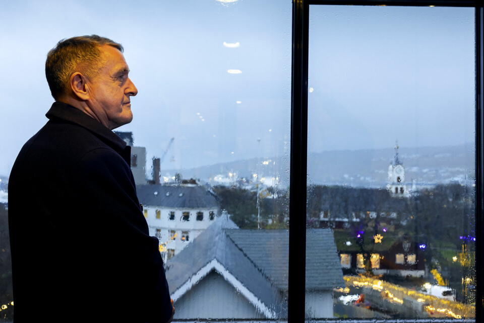 Jenis av Rana er leder af det kristelige parti Miðflokkurin, på dansk Centerpartiet. Han har i mange år været modstander af registreret partnerskab for homoseksuelle.