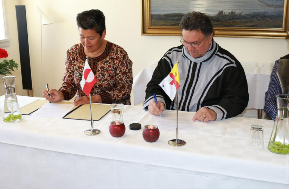 Aleqa Hammond og Peter Taptuna underskriver Joint Statement TusagassiivikFormand for Naalakkersuisut Aleqa Hammond, premierminister Peter Taptuna og uddannelsesminister Paul Quassa TusagassiivikAleqa Hammond og Peter Taptuna TusagassiivikAleqa Hammond og Peter Taptuna underskriver Joint Statement TusagassiivikFormand for Naalakkersuisut Aleqa Hammond, premierminister Peter Taptuna og uddannelsesminister Paul Quassa TusagassiivikAleqa Hammond og Peter Taptuna TusagassiivikAleqa Hammond og Peter Taptuna underskriver Joint Statement Tusagassiivik