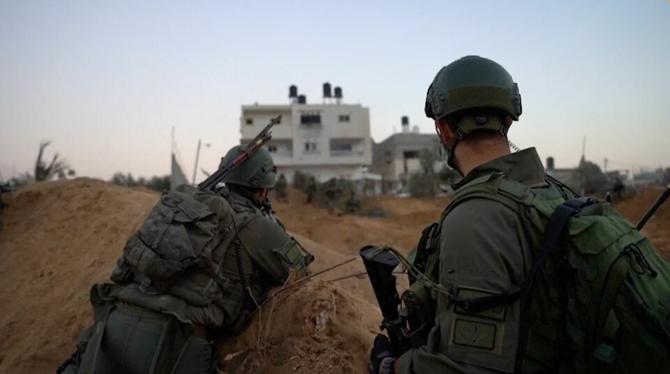 Her ses israelske soldater under landinvasionen af Khan Younis, som ligger i den sydlige del af Gazastriben.