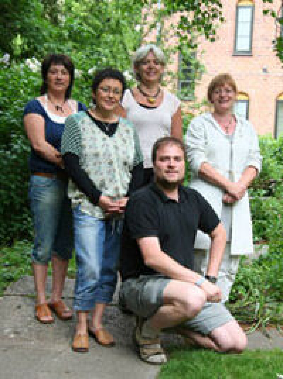 Stående fra venstre er det Naja Vonsild (Esbjerg), Stine Nicolajsen (Aalborg), Lisbeth Jensen (Århus), Leise Raarup (Odense) og forrest Morten Birck, der er regionsleder i København.