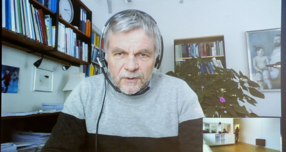 Landslæge Henrik L. Hansen var med på pressemødet via en skype-forbindelse.