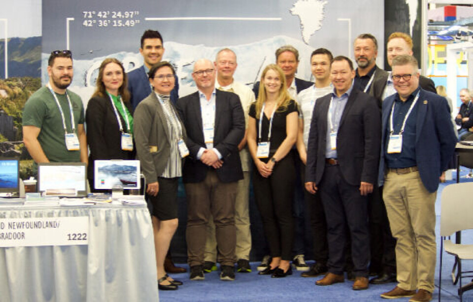 Forrest fra venstre: Jesper Schrøder Arctic Circle Business, Mette Munck Andersen Departement for Erhverv, Pitsi Høegh Greenland Sagalands, John Rasmussen Sikuki Nuuk Harbour, Karoline Handberg Arctic Adventure, Salik Hard Colorful Nuuk og Gorm Diernisse Royal Arctic Line. Bagerst fra venstre: Minik Dahl Høegh Greenland Sagalands, Henrik Skydsbjerg Tupilak Travel, Jørgen Larsen Albatros Arctic Circle, Kristian Møller Greenland Cruises, Mads-Daniel Skifte og Esben Andersen greenland Cruise Services. Visit Greenland