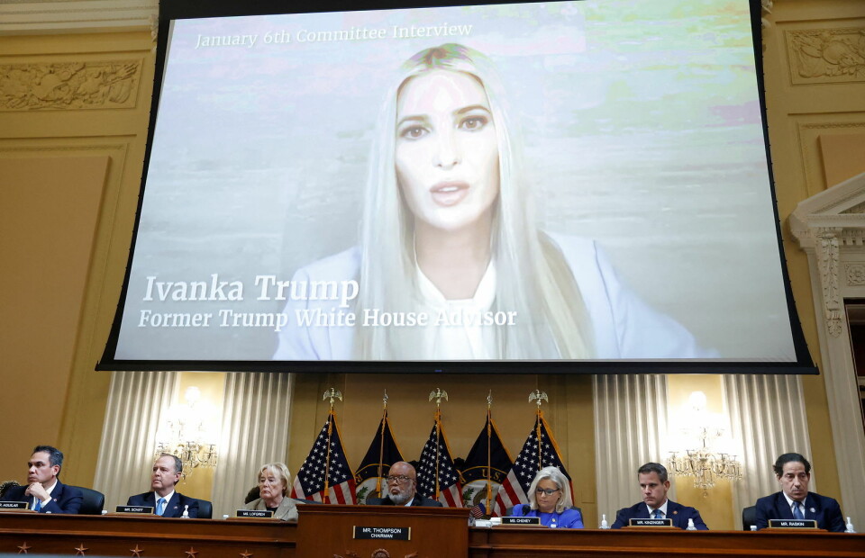 Videoeaf en afhøring af Donald Trumps datter Ivanka Trump blev vist under den første høring om stormløbet på kongressen 6. januar sidste år.