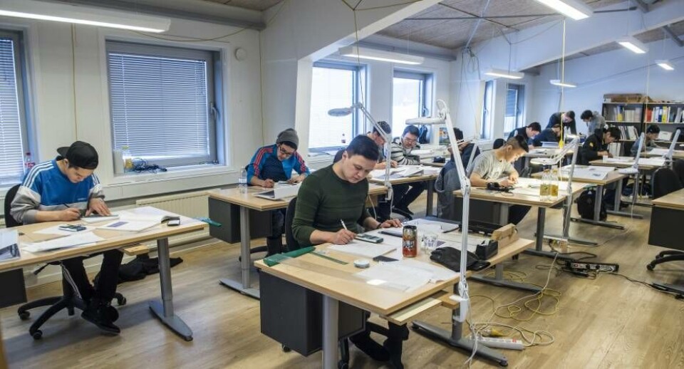 Flere unge skal starte med uddannelse hurtigere efter folkeskolen. Naalakkersuisut vil starte en folkeskolegruppe, der holder politikerne i ørerne så fokus bliver på indsatser på ungemålgruppen.