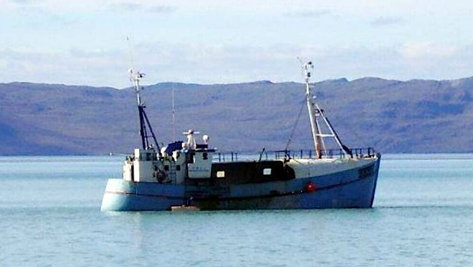 Krabbefartøjet ”Bent S' sank fredag i sidste uge i havet ud for Aasiaat. De fem besætningsmedlemmer nåede heldigvis at redde sig i sikkerhed. Foto: Privat