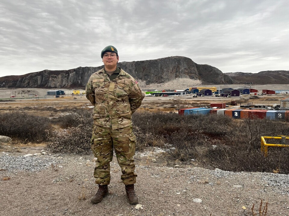 Konstabel Angunnguaq Setsen, er glad for at det i fremtiden er muligt at tage sin uddannelse indenfor forsvaret i Kangerlussuaq.