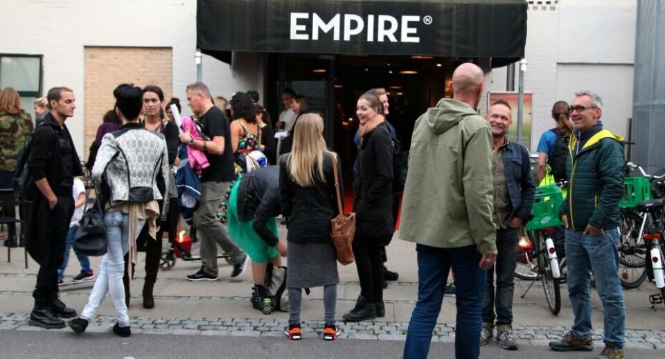 Gallapremieren var godt besøgt Chris Christophersen/Royal Press PhotoBiografen Empire Bio lagde lokaler til gallapremieren Chris Christophersen/Royal Press PhotoNuka Bisgaard med skuespilleren Nukâka Coster-Waldau Chris Christophersen/Royal Press PhotoGallapremieren var godt besøgt Chris Christophersen/Royal Press PhotoBiografen Empire Bio lagde lokaler til gallapremieren Chris Christophersen/Royal Press PhotoNuka Bisgaard med skuespilleren Nukâka Coster-Waldau Chris Christophersen/Royal Press PhotoGallapremieren var godt besøgt Chris Christophersen/Royal Press Photo