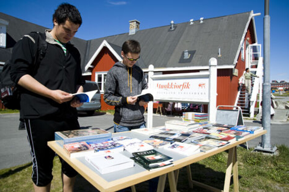 Atuakkiorfik holdt udsalg over sine bøger i sommer. Foto: Leiff Josefsen