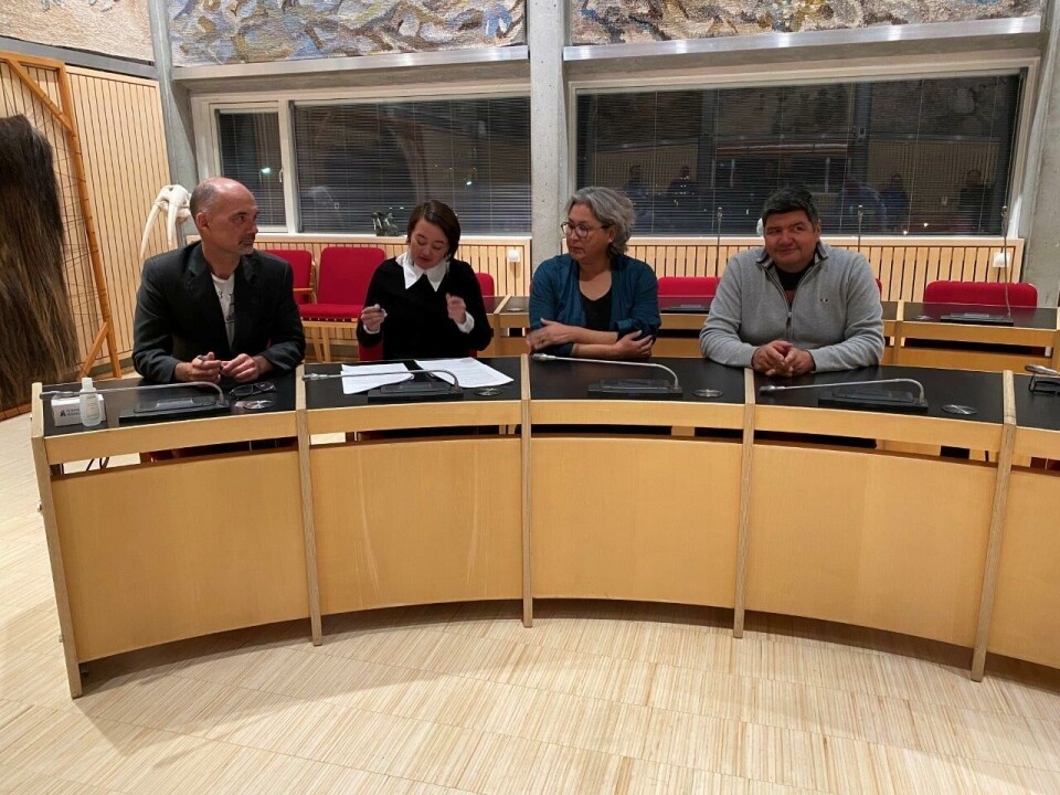 Inuit Ataqatigiit, Demokraatit og Samarbejdspartiet har underskrevet et forlig fredag den 23. oktober. Budgetforliget skal fremsættes på det næste kommunalbestyrelse den 24. november.
