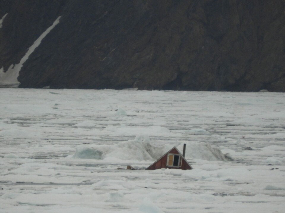 Myndighederne er i gang med at undersøge, hvilke muligheder der er for ofrene for flodbølgen i Uummannaq-området.