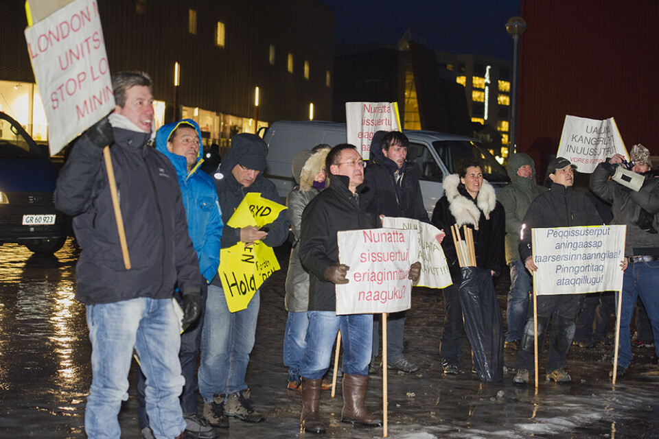 Foto: Leiff Josefsen Foto: Leiff Josefsen Foto: Leiff Josefsen Foto: Leiff Josefsen ’Foreningen 16. august’, miljøorganisationerne Nuuk Fjords Venner og Avataq holdt mandag demonstration i Nuuk mod storskalaloven og jernmineprojektet i Godthåbsfjorden. Foto: Leiff Josefsen Foto: Leiff Josefsen Foto: Leiff Josefsen Foto: Leiff Josefsen Foto: Leiff Josefsen Foto: Leiff Josefsen Foto: Leiff Josefsen ’Foreningen 16. august’, miljøorganisationerne Nuuk Fjords Venner og Avataq holdt mandag demonstration i Nuuk mod storskalaloven og jernmineprojektet i Godthåbsfjorden. Foto: Leiff Josefsen Foto: Leiff Josefsen Foto: Leiff Josefsen Foto: Leiff Josefsen