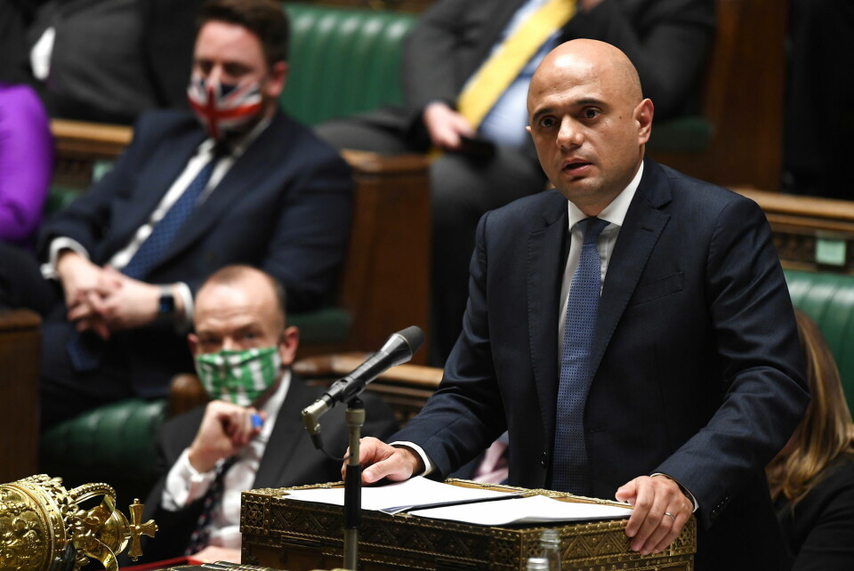 Der er endnu ikke bekræftet nogen dødsfald i Storbritannien efter smitte med Omikron. Det siger sundhedsminister Sajid Javid mandag. (Arkivfoto).