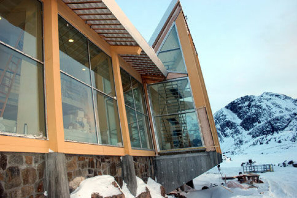 Kulturhuset Taseralik i Sisimiut har fået en bevilling fra Nunafonden til teknisk udstyr.