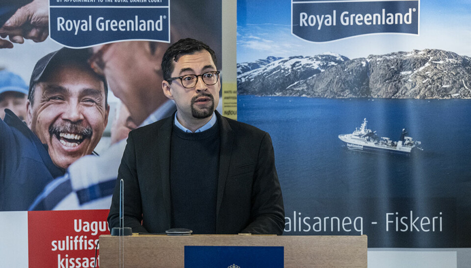 Múte B. Egede ser her under sin tale på Royal Greenlands generalforsamling