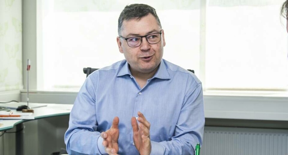 -Eqqissiiminissara takorluunngilara, naak allat taamaalioqquserpalussinnaagaluartut, naalakkersuisoq Naleqqameersoq, Pele Broberg, namminiilivinnissaq pillugu sakkortuumik isummersortartutut ilisimaneqartoq oqarpoq.