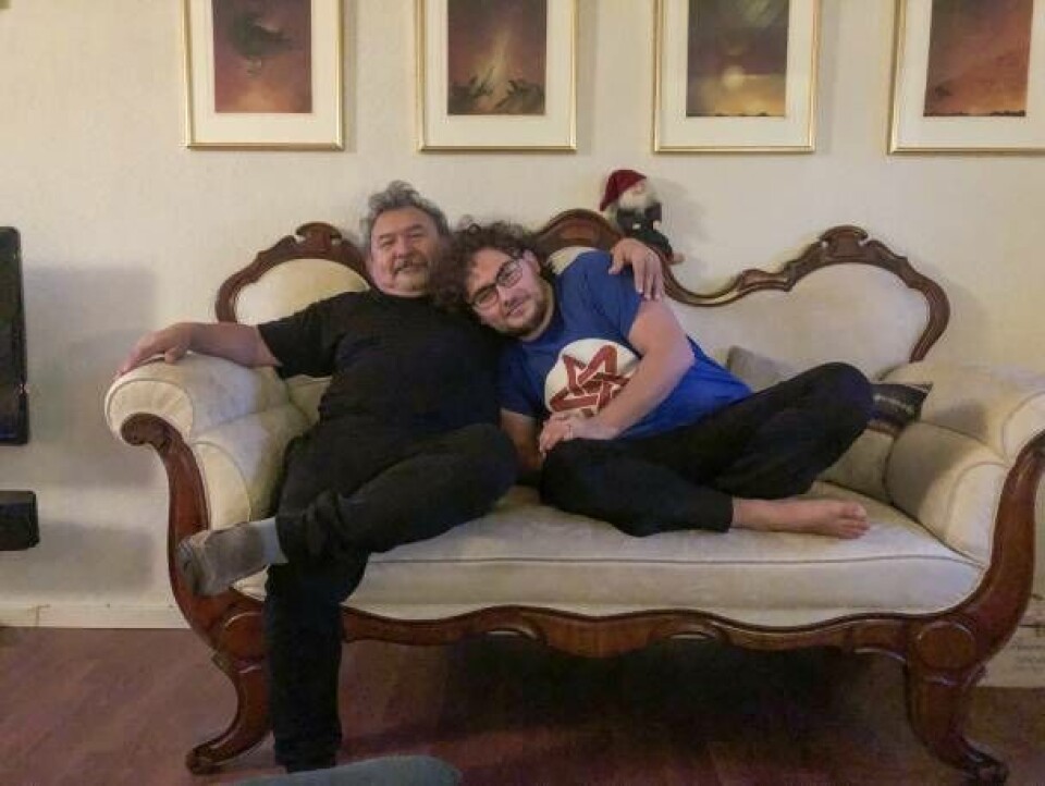 Rasmus Lyberth med sin yngste søn Tobias på 27. For første gang er han ikke sammen med forældrene i julen, men hos svigerfamilien. Det bliver lidt underligt, synes Rasmus Lyberth.