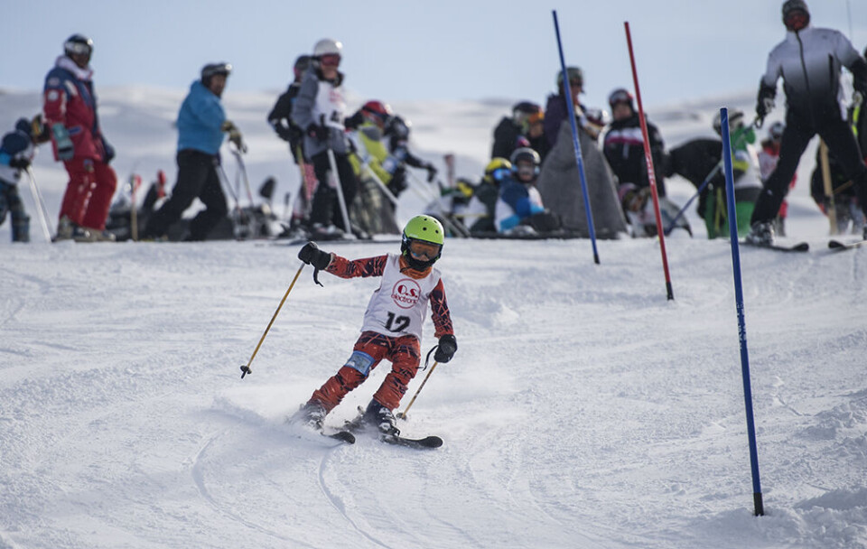 Hidtil har det været frivillige, der har lagt kræfter til i skisportsarbejdet. Fremover får de en tovholder i Uiloq Nielsen Kleist, der er blevet ansat i et splinternyt sekretariat.