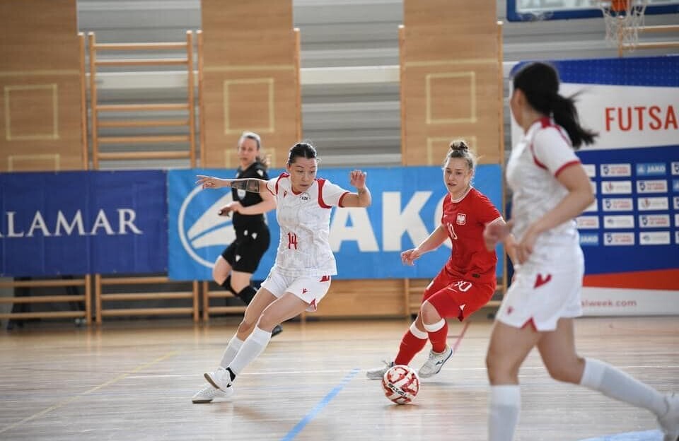 Damelandsholdets første officielle international turnering