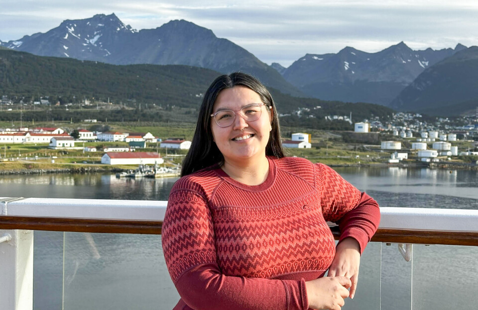 Athenap nunarsuaq kaajallakkaa:
Inuuneq naallugu angorusutaq piviusunngorpoq