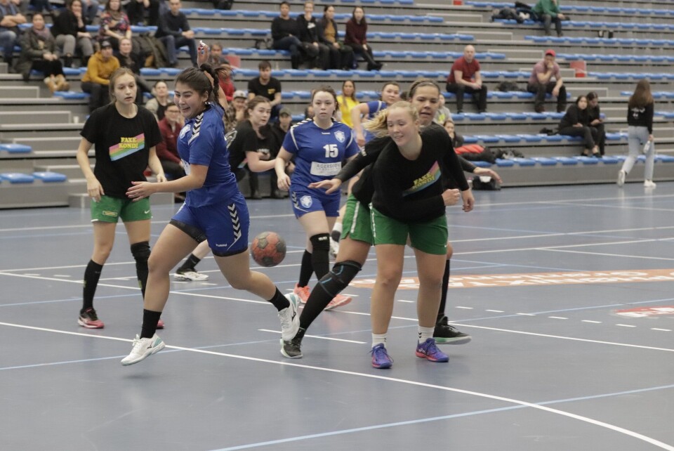 Julecup: GSS og QNA videre til finalen