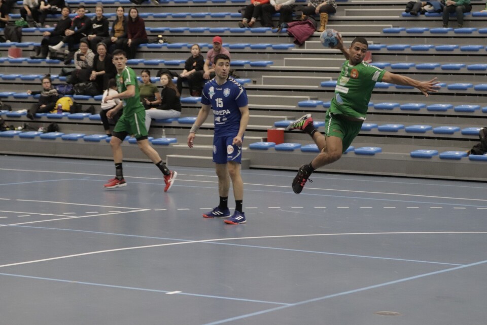 Julecup: GSS og QNA videre til finalen
