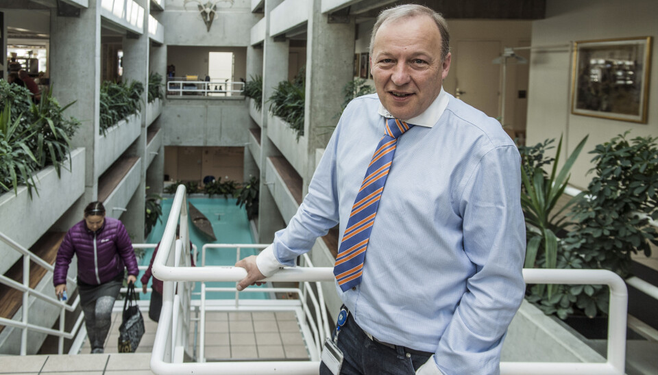 Tiltale-afgørelse mod tidligere topchefer trækker ud